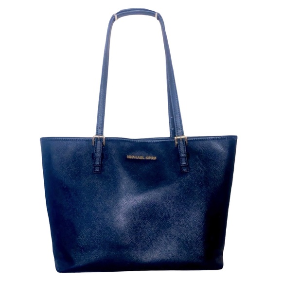Michael Kors Handbags - Michael Kors bag